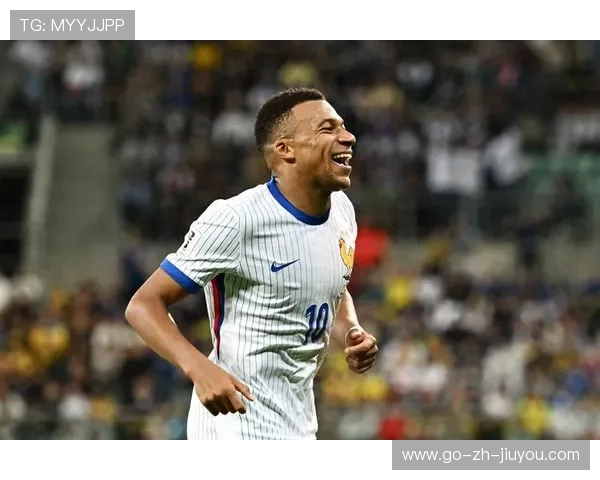 姆巴佩突破造犯规赢得定位球，法国锋线压迫惊艳