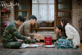 九游网页版入口-自由泳接力荷兰女队冲进前三，女子4×200自由泳接力视频