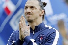 九游娱乐官网 (JIUYOU)-火箭三分线外手感火热连续命中关键球，火箭连续三分不中